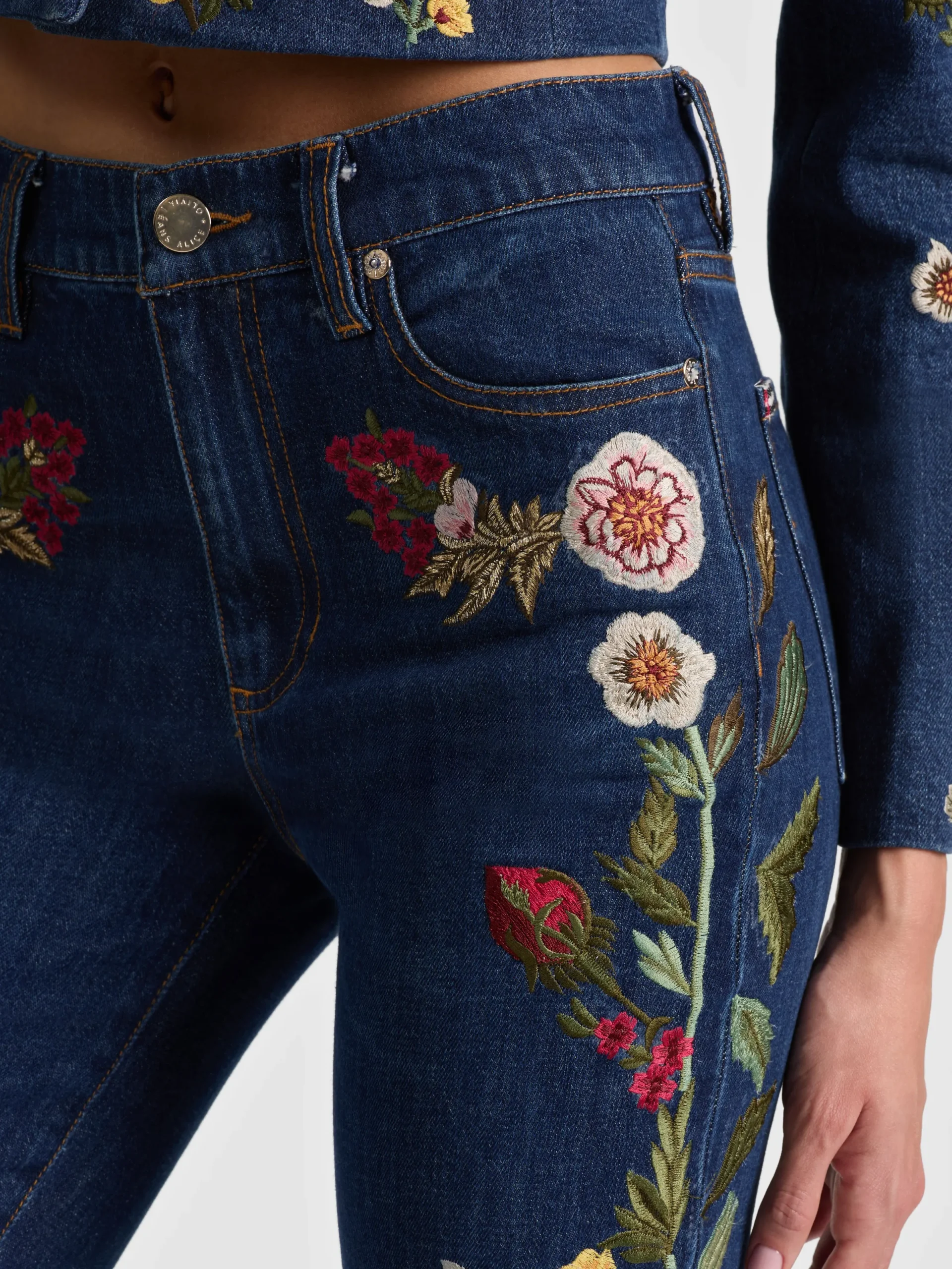 Alice and Olivia JEANS*BEAUTIFUL EMBROIDERED JEAN