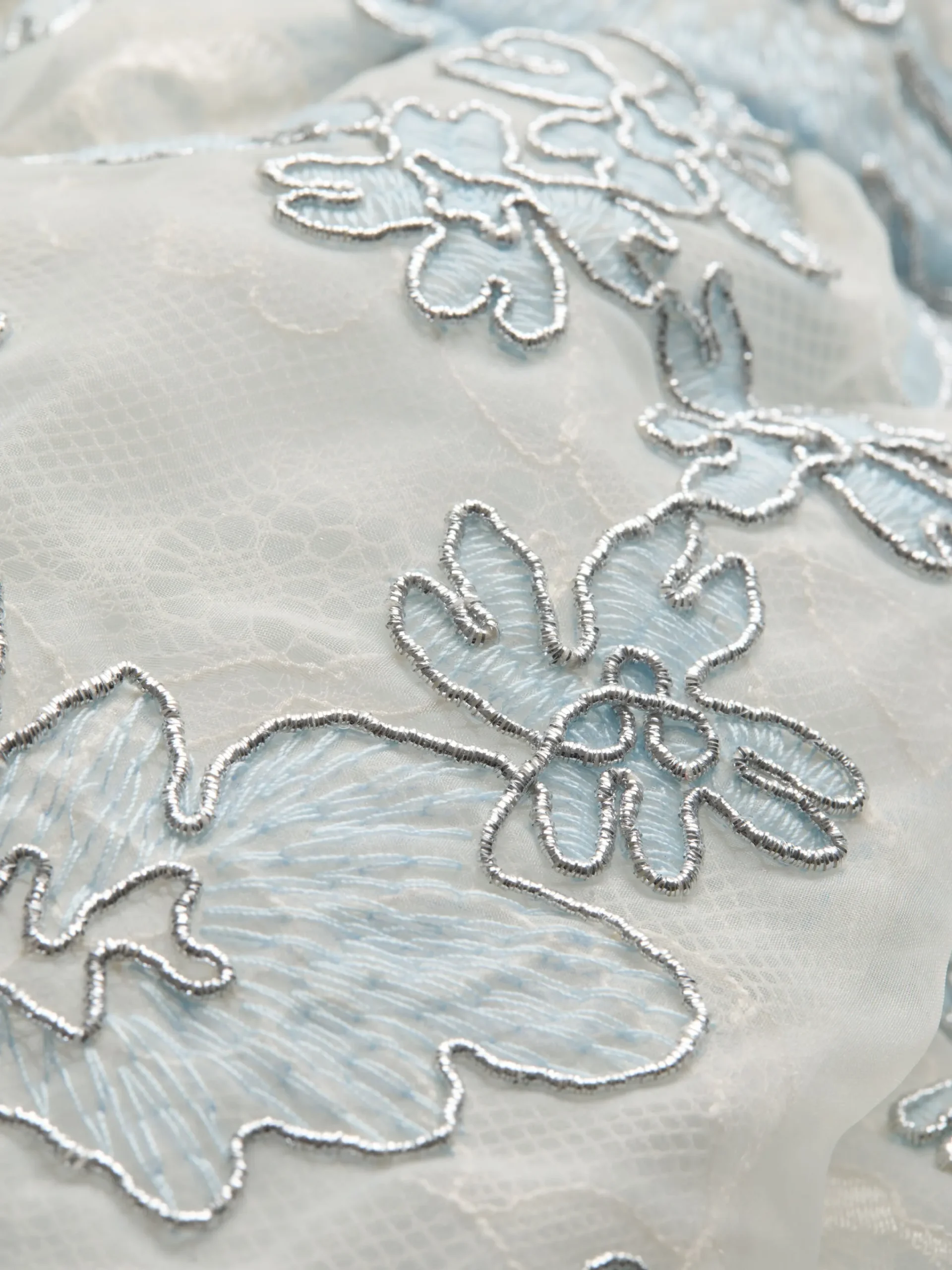 Alice and Olivia MIDI*CHARLOTTE LACE MIDI DRESS