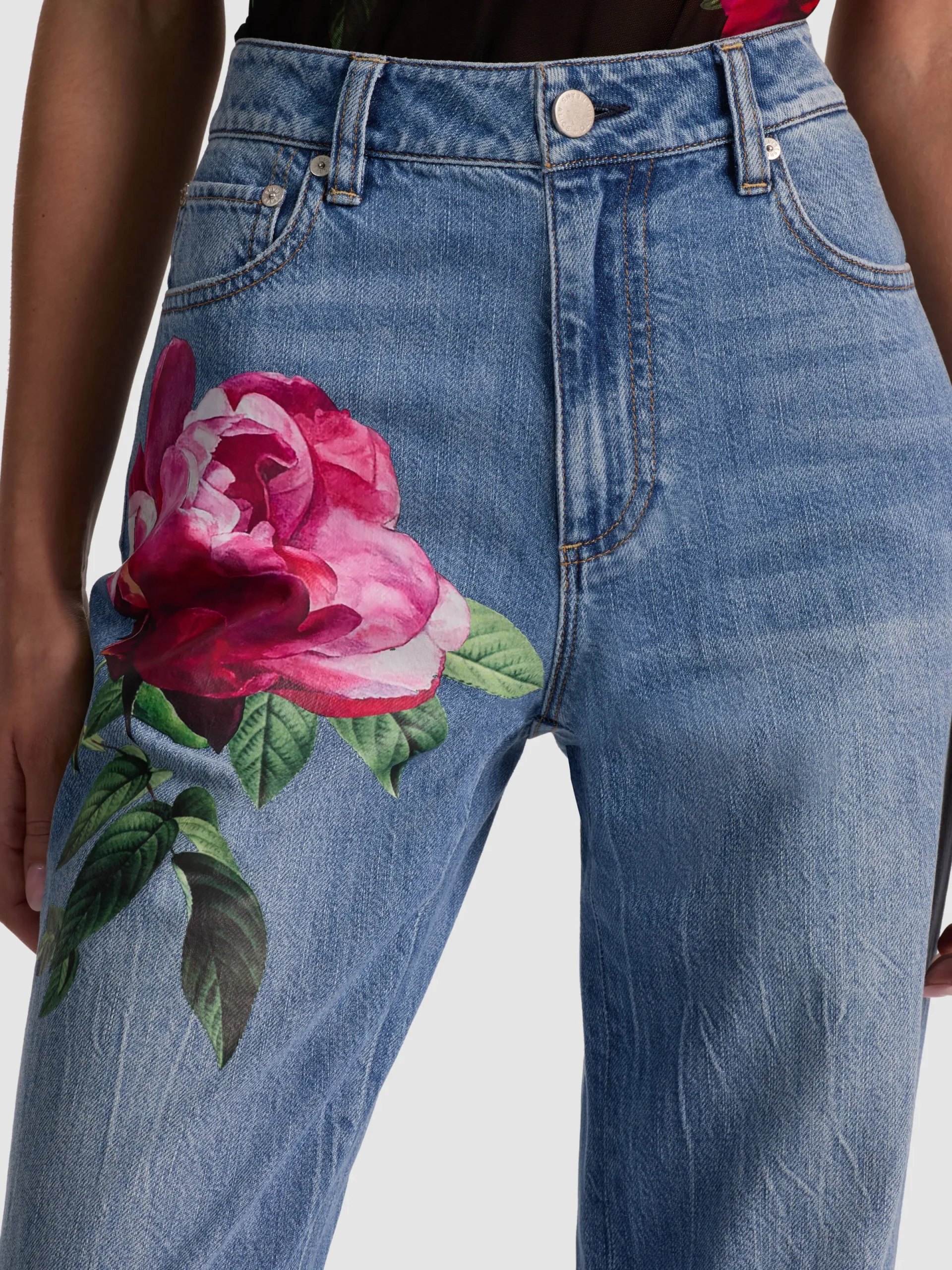 Alice and Olivia JEANS*CHIC PRINTED JEAN DARLA LIGHT INDIGO