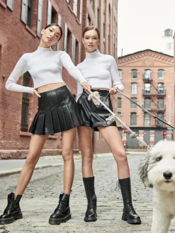 Alice and Olivia SHORTS*REAGAN VEGAN SHORT DARK CHOCOLATE